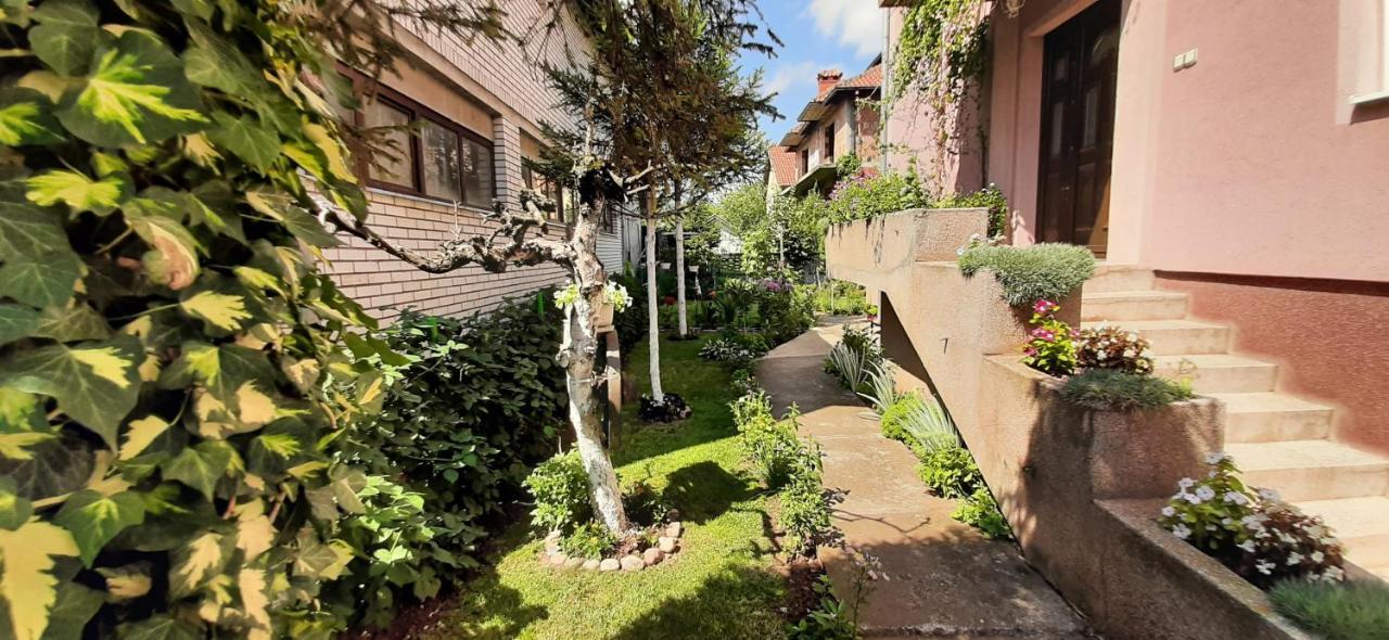 Ferienwohnung Exclusive Paraćin Exterior foto