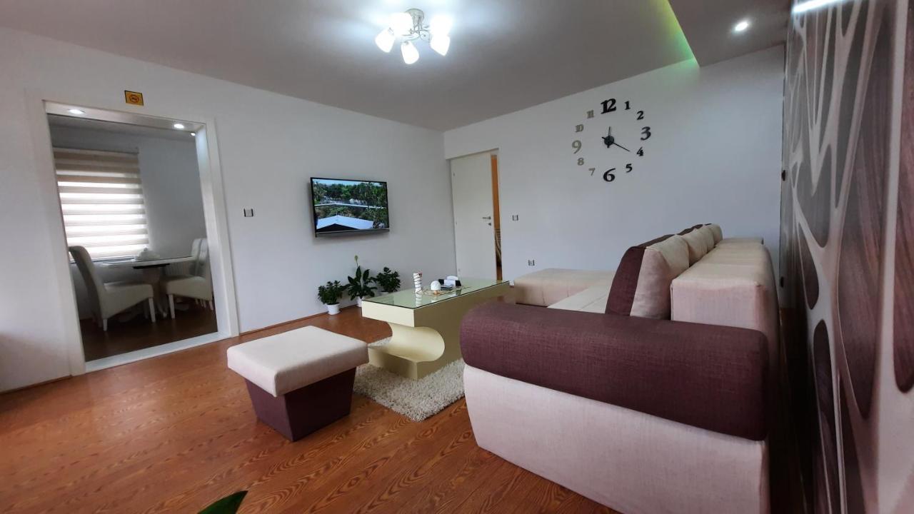 Ferienwohnung Exclusive Paraćin Exterior foto