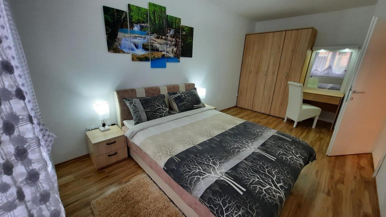 Ferienwohnung Exclusive Paraćin Exterior foto