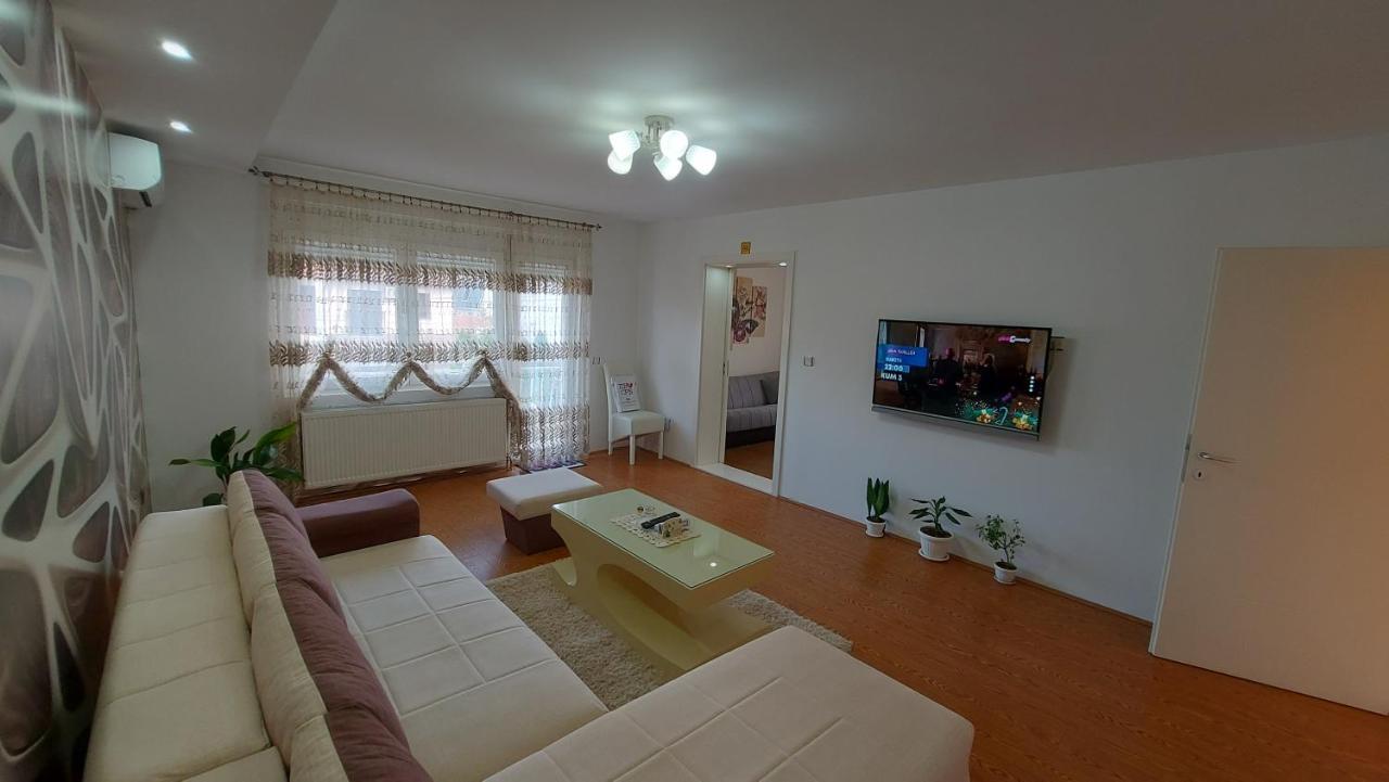 Ferienwohnung Exclusive Paraćin Exterior foto