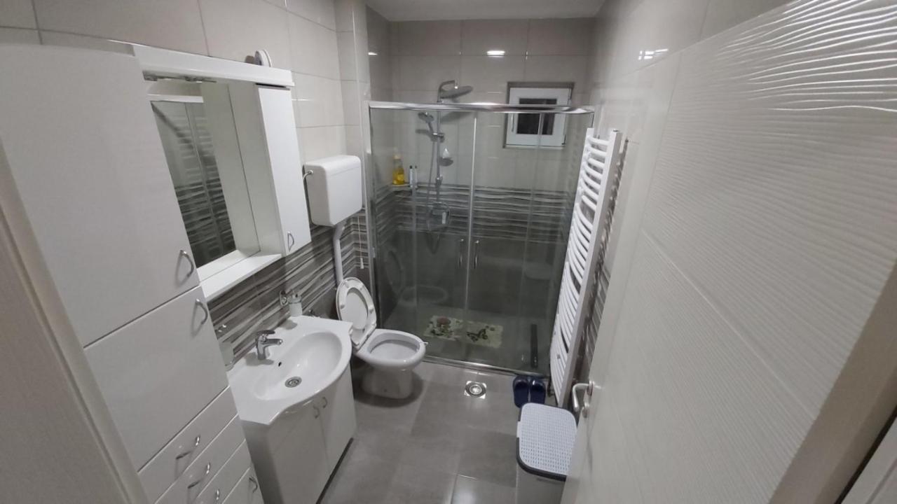 Ferienwohnung Exclusive Paraćin Exterior foto