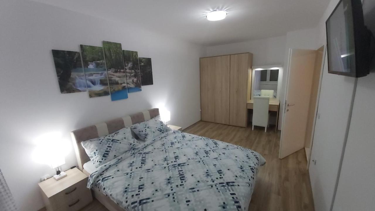 Ferienwohnung Exclusive Paraćin Exterior foto